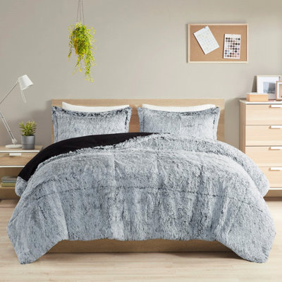 L'édredon simple / simple TG avec texture de fourrure longue à poils longs gris, chaud, comprend et 2 taies décoratives, rehaussent votre chambre à coucher pour une expérience douce et luxueuse