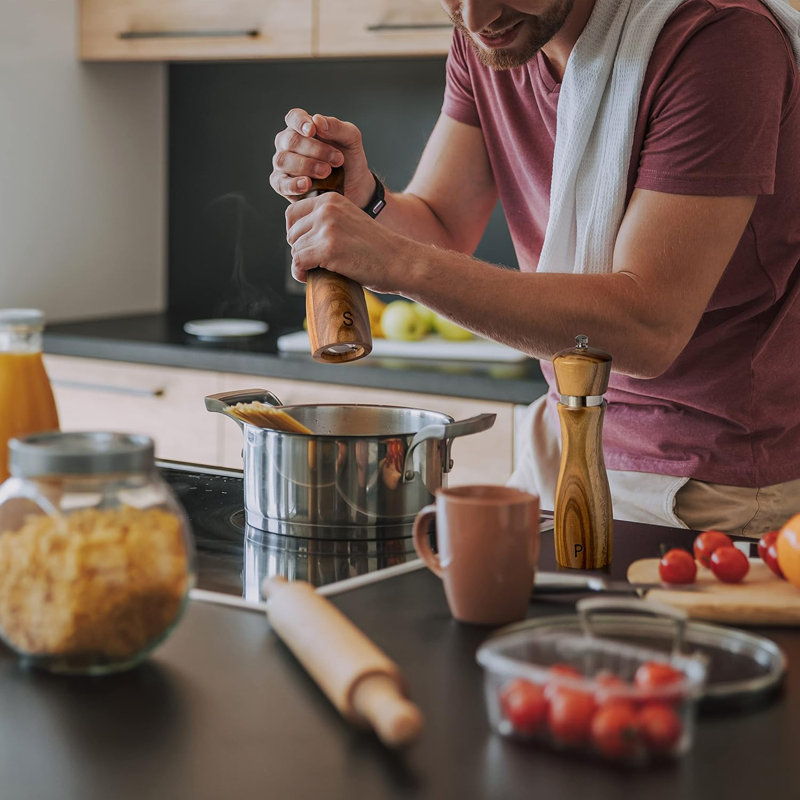 Wooden Salt & Pepper Grinder Set