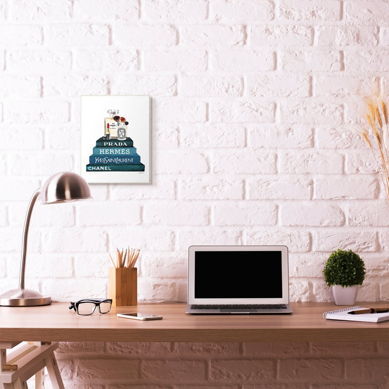 «Fashion Designer Makook Bookstack Blue», art textuel, Plaque murale, H 15 po x l 10 po