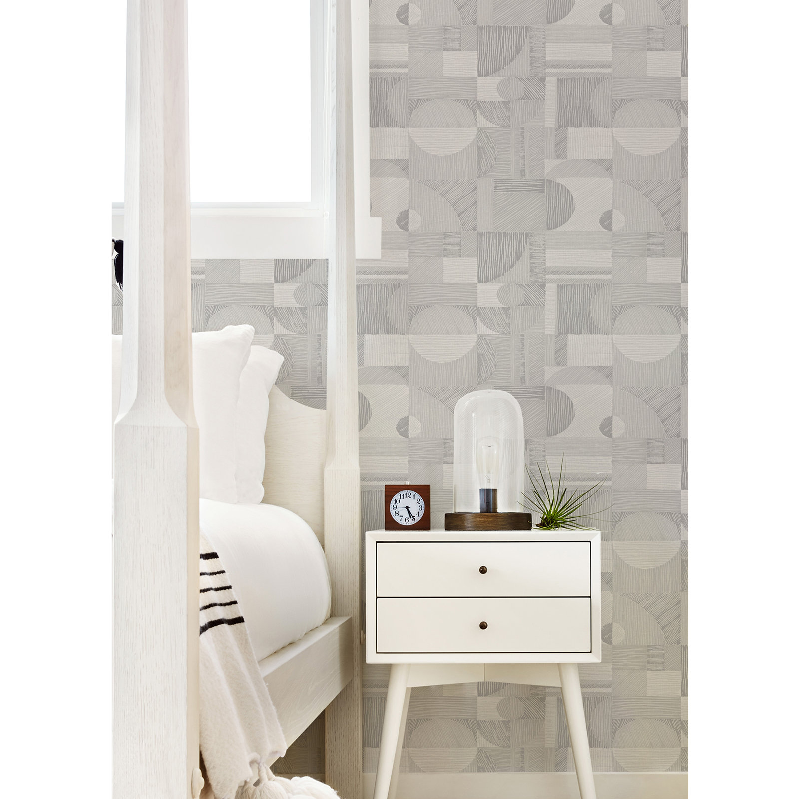 Aviara Modern Peel & Stick Geometric Wallpaper, Silver