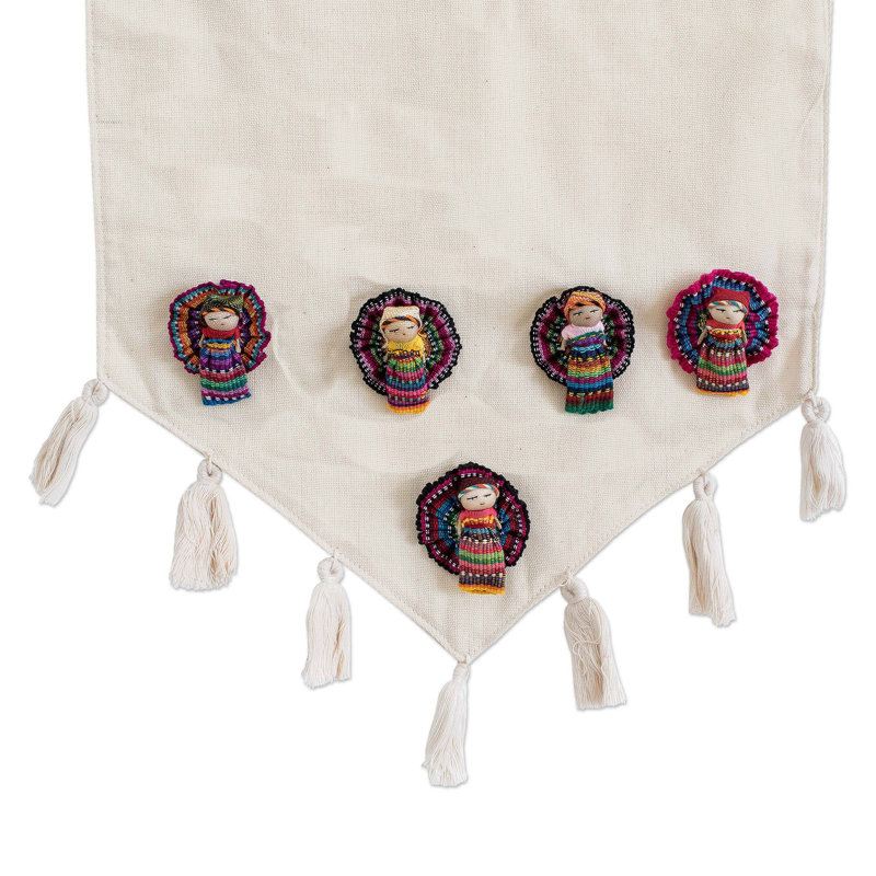 IxmucanÃ©'s Gift And Cotton Table Runner