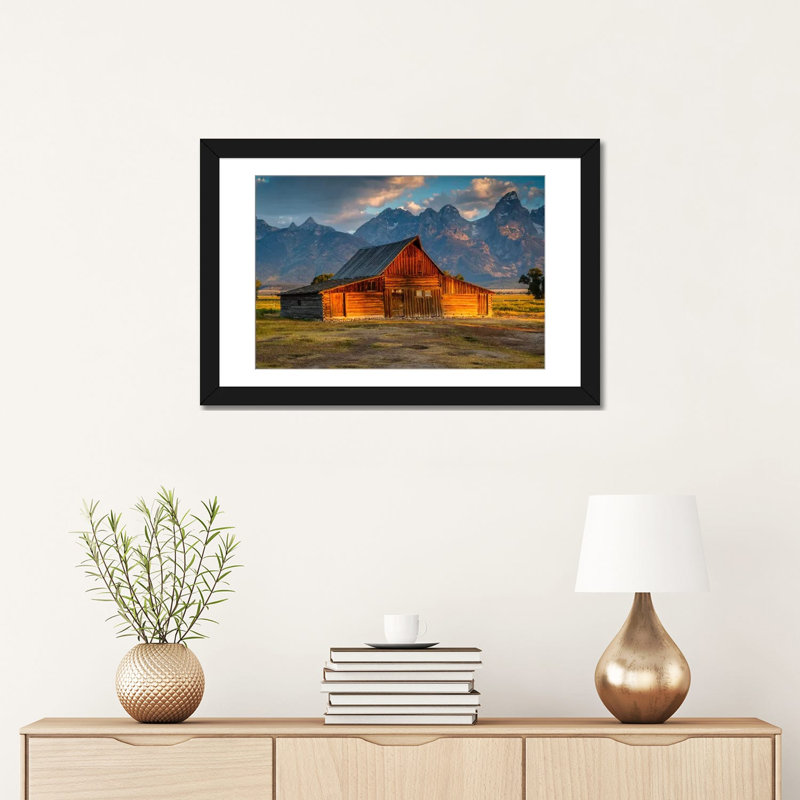 «Old Barn», reproduction de photo sur toile, H 16 po x l 24 po x P 1 po, Papier d'art encadré noir, Blanc