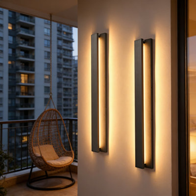 Applique murale d'extérieur moderne à DEL moderne, éclairage extérieur noir 31,5 pouces pour porche de garage avec design imperméable blanc chaud 3000K, paquet de 2
