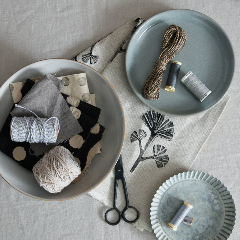Elements Coupe Medium Plate, Light Gray