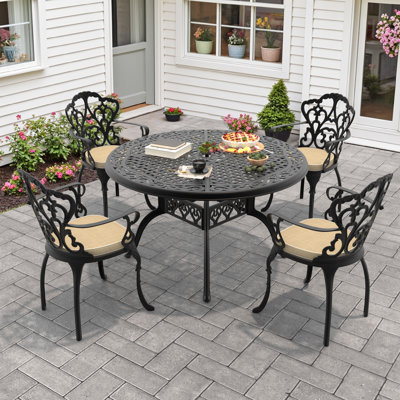 Ensemble de salle à manger d'extérieur rond 4 personnes 48,03 po avec trou pour parasol, 4 fauteuils, coussins beiges