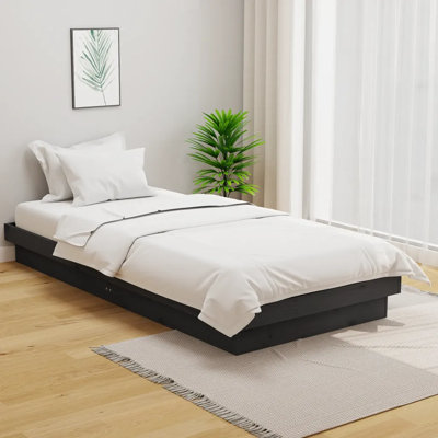 Jaquita Solid pinewood Bed