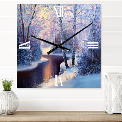 Forêt de Noël avec rivière et arbres I - Horloge murale traditionnelle