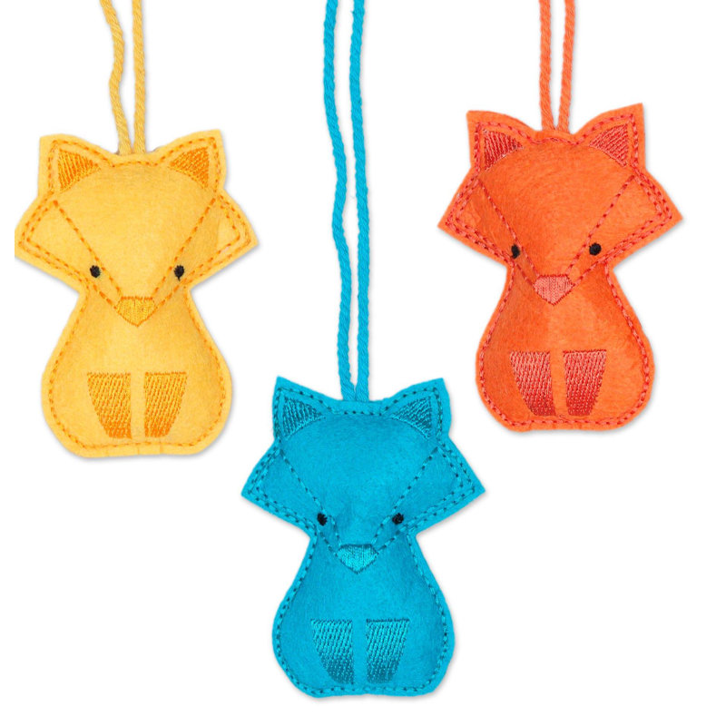 Figurine suspendue chat vibrant