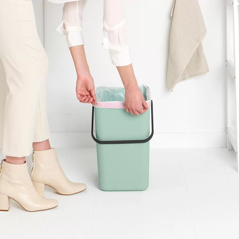 6.6 Gallon Trash Can with Handle