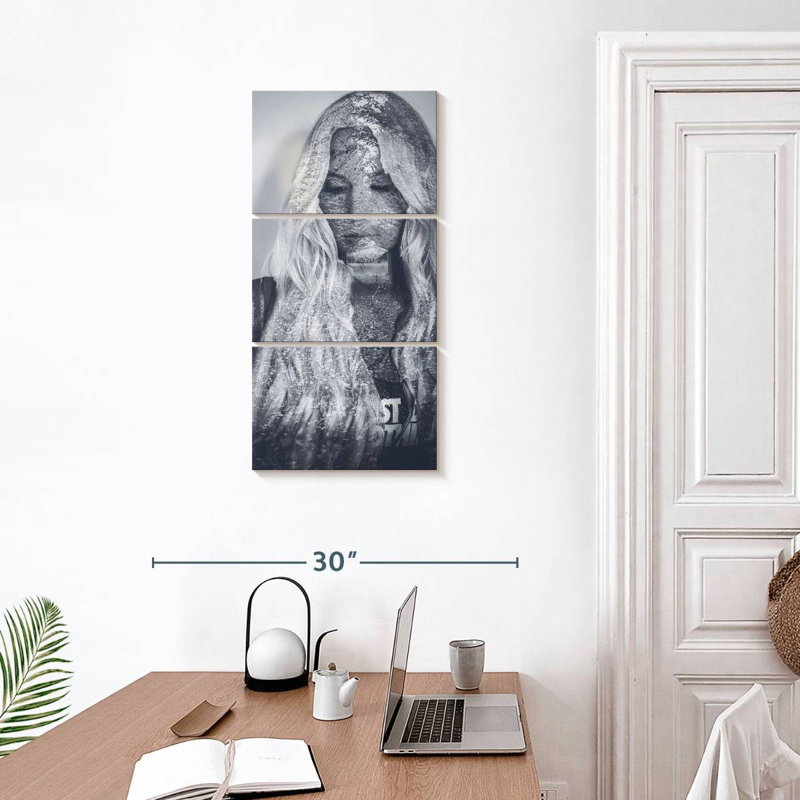 Portrait de femme Sakura, H 32 po x l 15 po
