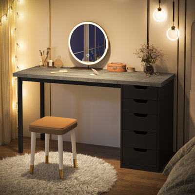 Bureau 47 po avec 5 tiroirs