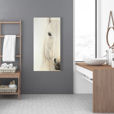 Demi-portrait d'un cheval souriant - toile beige