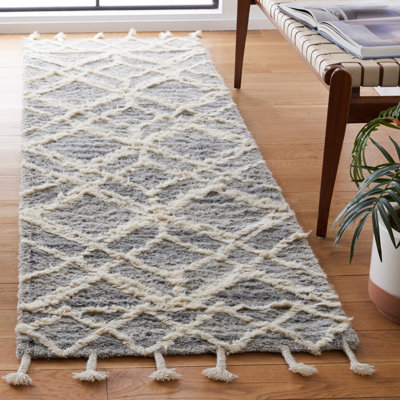 Powell Hand Woven Wool Geometric Rug