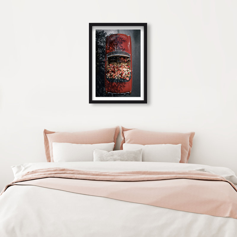 «Valentine Ride Shadowbox Transport Print» par Oliver Gal, H 25,5 po x l 17,5 po, Black Frame