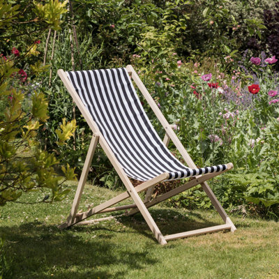 Harbour Housewares - Traditional Wooden Deck Chair