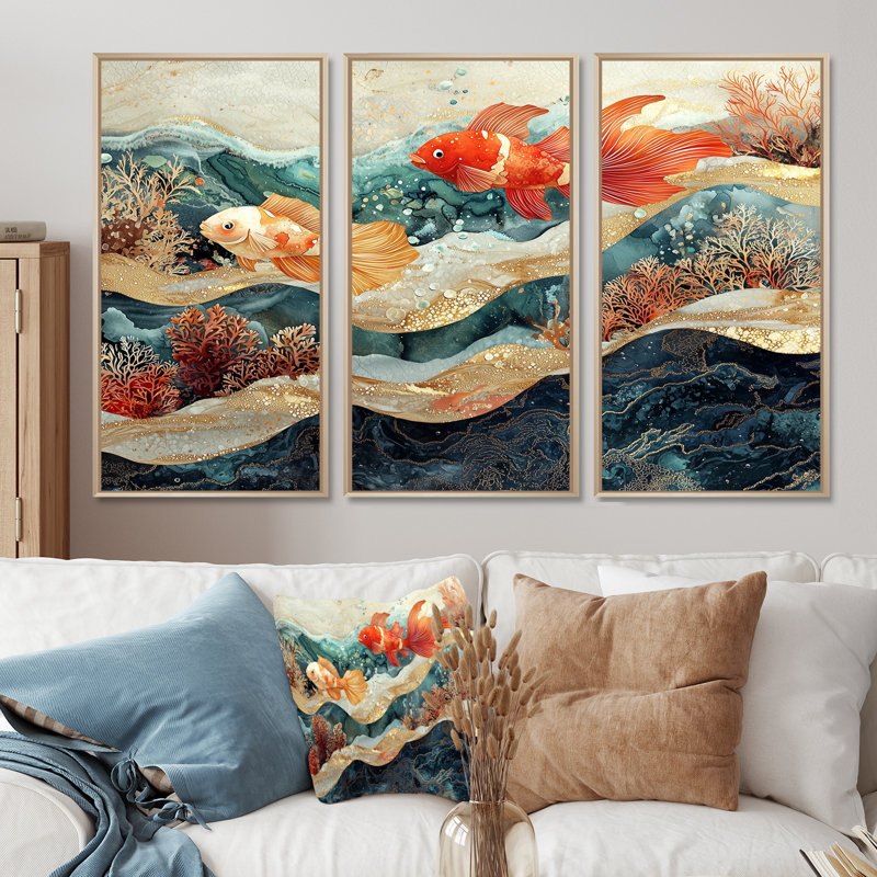 «Coastal Fish Friends Above A Coral I» - Art mural corail - ensemble de 3, H 32 po x l 48 po, Érable