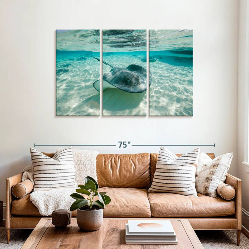 Brampt Underwater Southern Stingrays, 36" H x 57" W