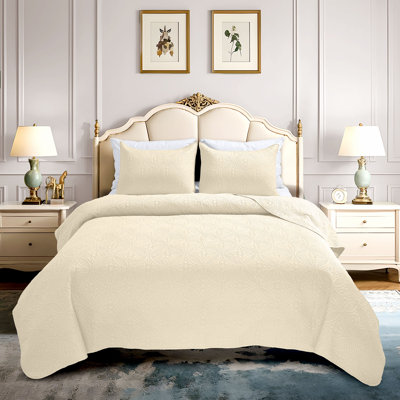 Modern & Contemporary Polyester Machine Tufted Geometric Shapes Quilt