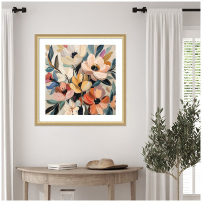 «Garden Bloom Abstract Bouquet II» par The Creative Bunch Studio, reproduction d'art encadrée