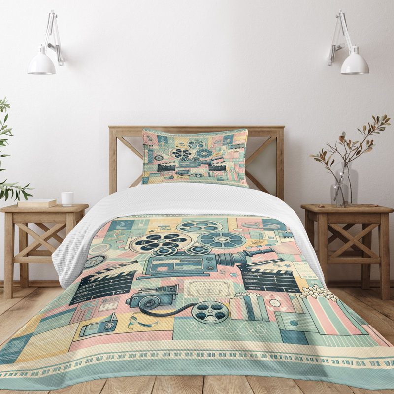 Coverlet, Twin Coverlet / Bedspread + 1 Standard Sham