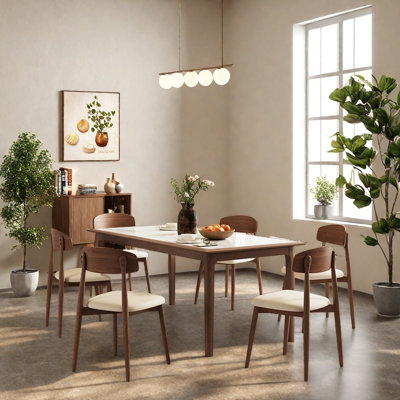 Ensemble de table de salle à manger en bois massif.
