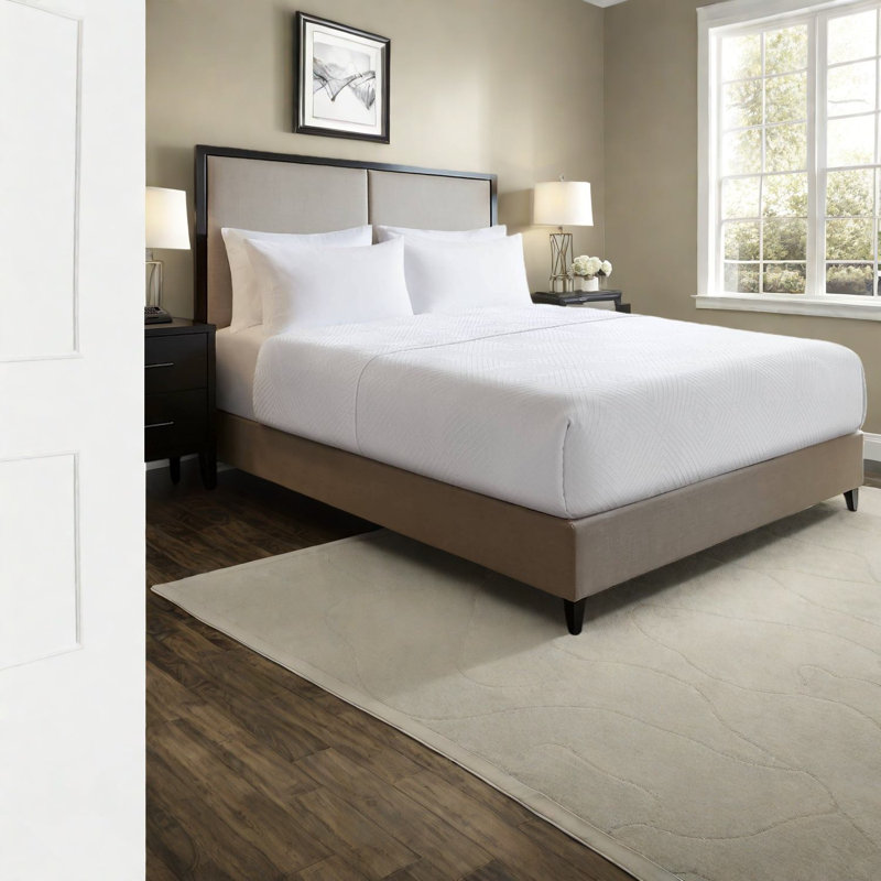 Ensemble de literie pour très grand lit en polyester durable, couvre-lit décoratif blanc élégant