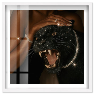 «Sparkling Shadow II Shadowbox Print Glam» par Notoriart, cadre blanc, 25 x 25