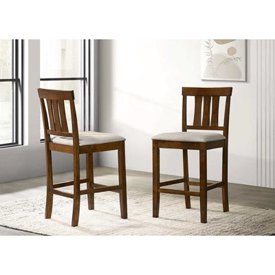 De 2 chaises de salle à manger à hauteur de comptoir, cerisier, sièges rembourrés de couleur crème, dossier à lattes, pièce contemporaine gracieuse en bois de cerisier 2 pièces, lustre
