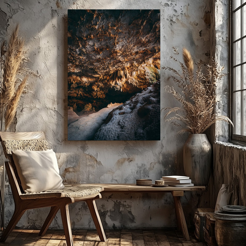 Toile Une vaste grotte avec des murs texturés robustes avec art mural Stalactites, H 30 po x l 30 po