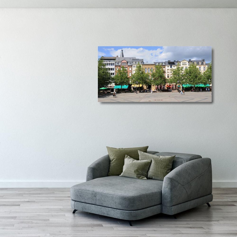 Place du Luxembourg, H 20 po x l 40 po