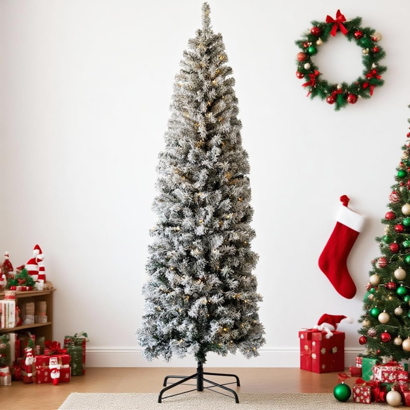 Arbre de Noël pré-éclairé 6,5 pi - Arbre de Noël fin partiellement floqué et givré avec embouts en PVC