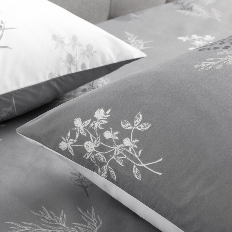 Bedsure Reversible Floral Duvet Cover Set with Zipper Closure, King Duvet Cover + 2 Additional Pieces, Gray