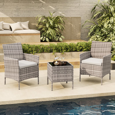 Ensemble bistro 3 pièces pour patio - Mobilier de conversation extérieur en rotin PE noir - 2 chaises et table basse rembourrées - Résistant aux intempéries, pour la cour, le balcon, le porche - Coussin de siège en rotin noir / ivoire