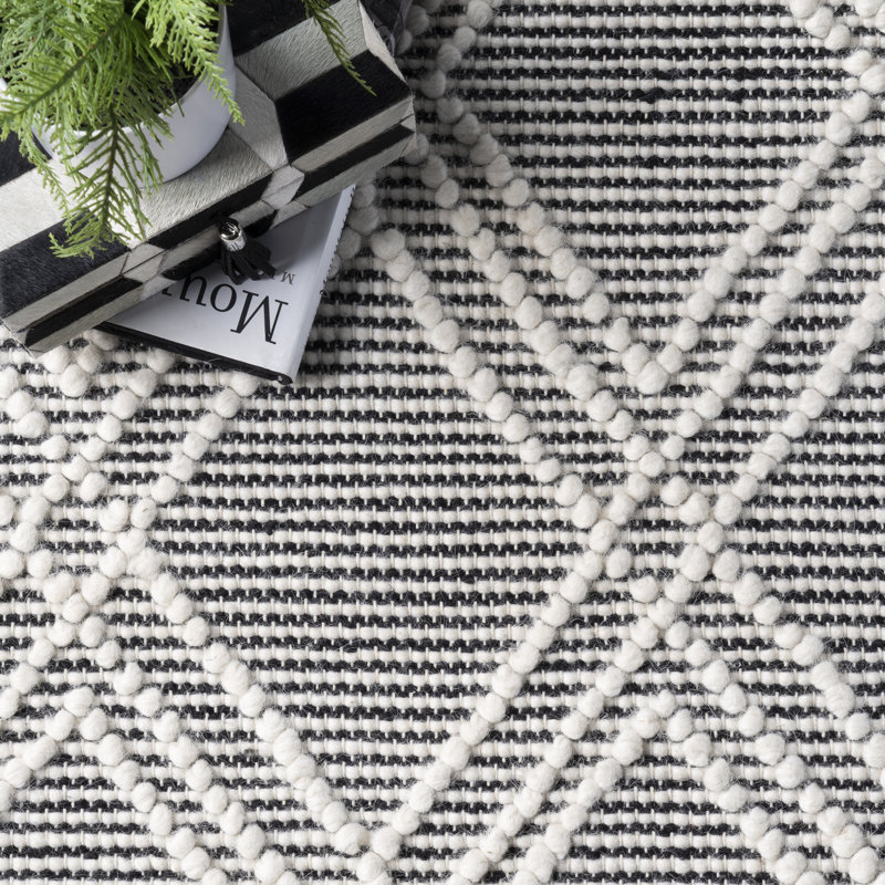 Hathorn Moroccan Trellis Handmade Tufted Black/White Wool Rug, Rectangle 5' x 8'