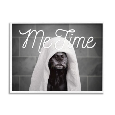 «Me Time Pet Dog», surdimensionné, encadré sur fond blanc par Adobe Stock