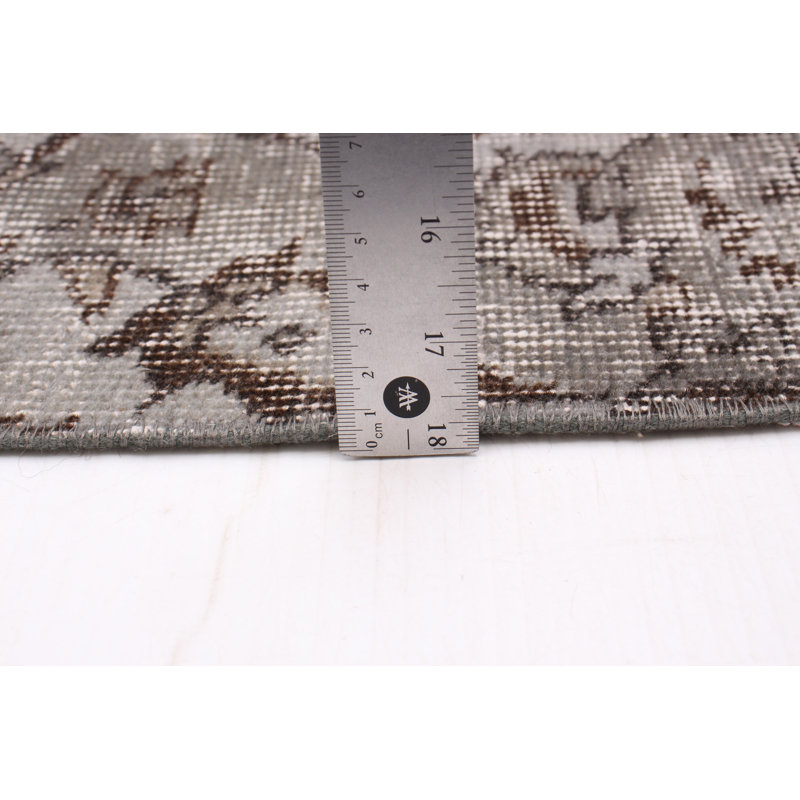 Tapis gris clair Antalya 3 pi 9 po x 6 pi 9 po