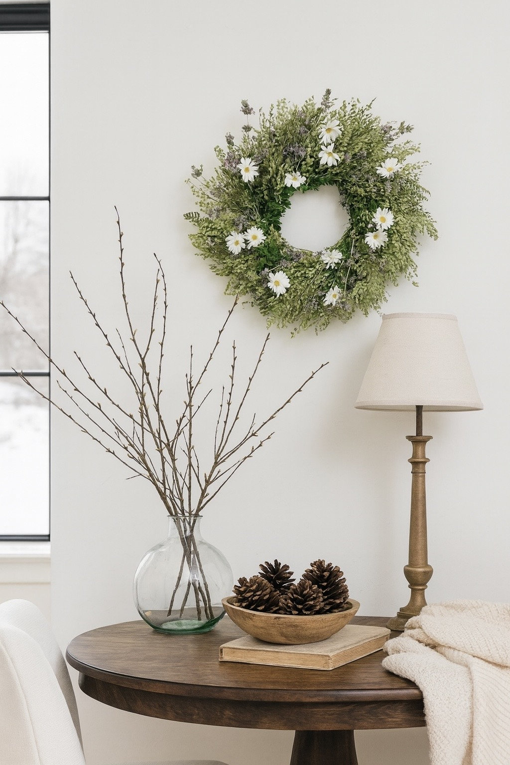 22" Handcrafted Daisy Wreath