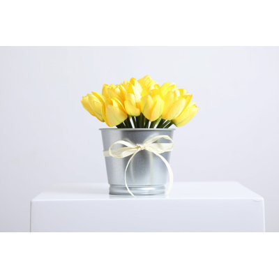 MiniFaux arrangement floral de tulipes au printemps
