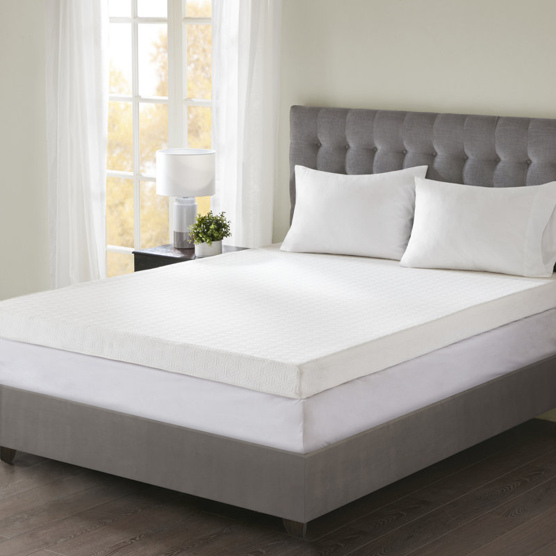 Sommeil en mousse viscoélastique imprégnée de gel 4 po avec surmatelas 3M, Très grand