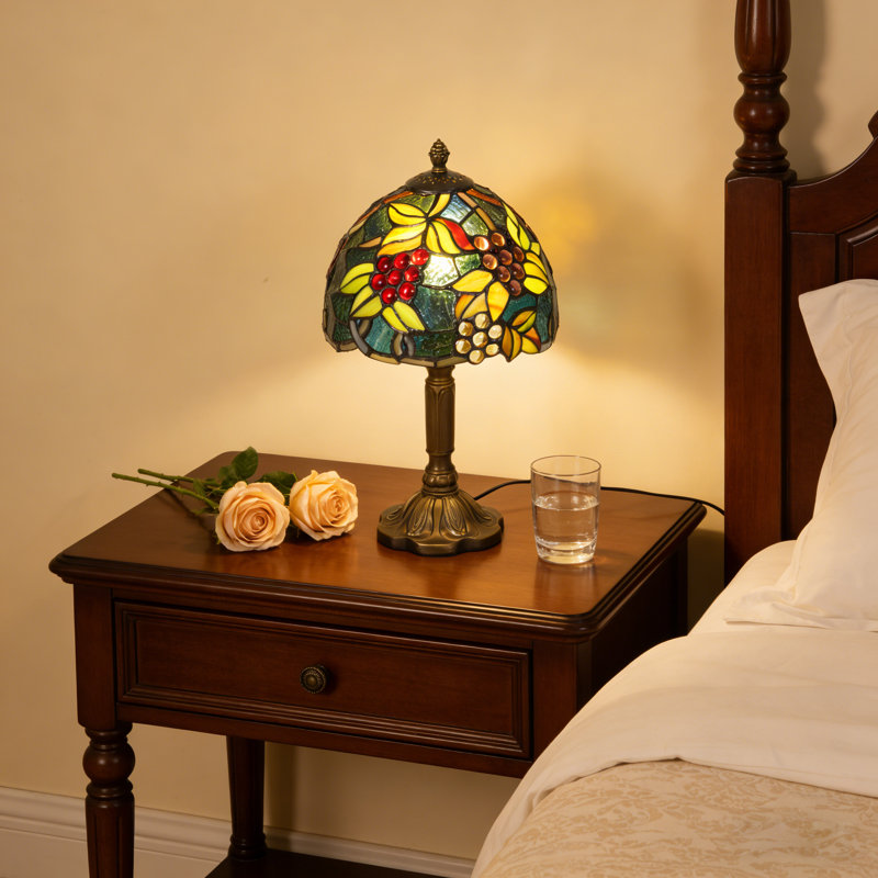 Lampe de table en vitrail de style Tiffany, lampe de chevet à motif floral à feuilles et raisin avec base en bronze antique, éclairage d'appoint de salon de chambre à coucher rétro
