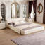 Lit tapissier élégant en chenille beige avec motif damier, grand, beige