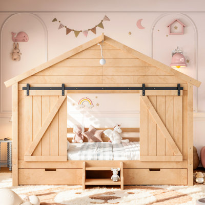 Lit de ferme double avec porte coulissante de style grange, ampoule, escalier et tiroirs de rangement, cadre de lit en bois, couleur naturelle claire