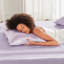 Lit simple en satin - Rides - Élégance. Convient aux matelas de 16 po ou moins. Comprend 1 drap plat et 4 taies d'oreiller ajustées. Lisse, pour les cheveux... Draps 100% luxueux. Confortable.