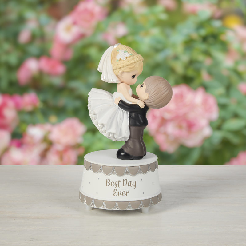 Figurine musicale de mariage Precious Moments Best Day Ever Groom Lifting Bride 6 pouces