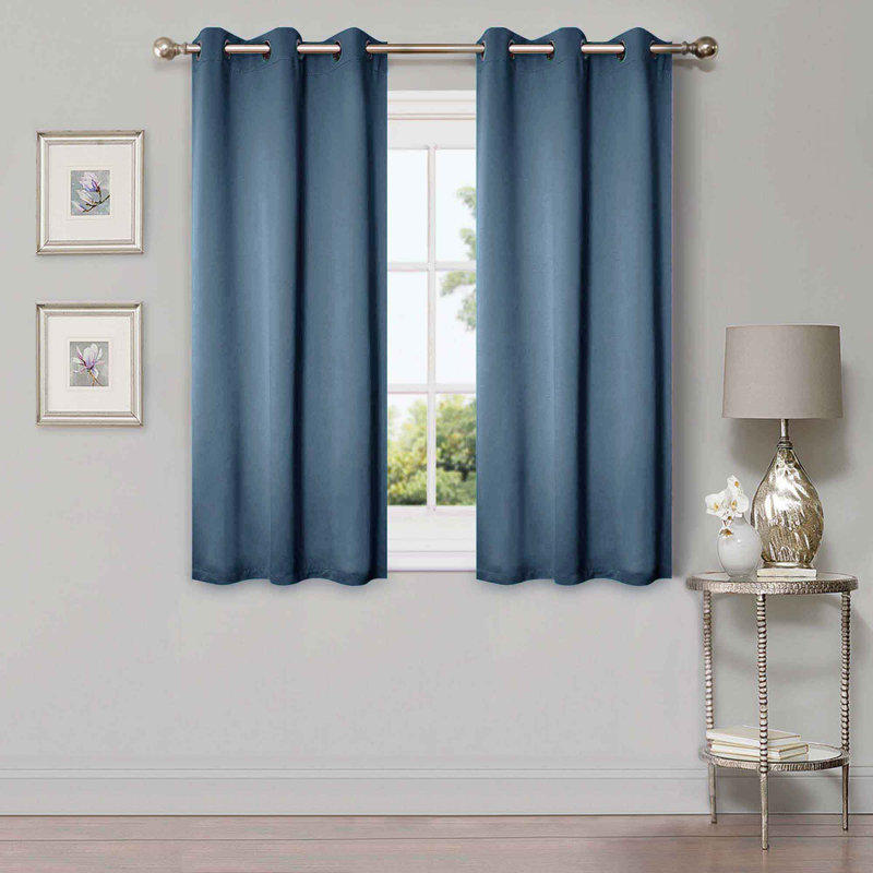 Paire de rideaux obscurcissant avec œillets Millendon, L 42 po x L 63 po, Bleu denim