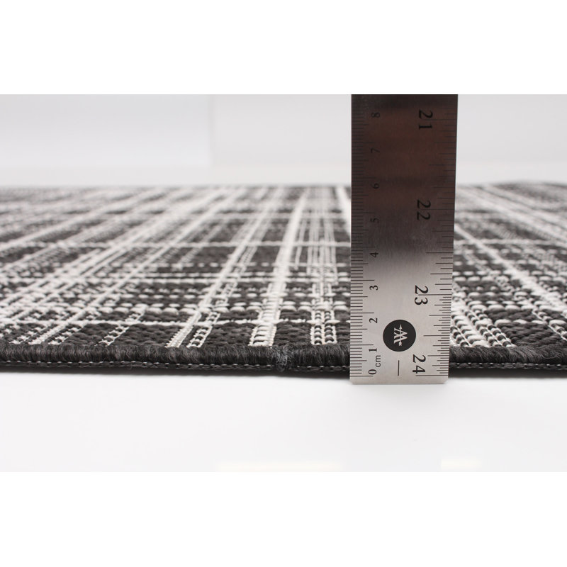 Vista Indoor / Outdoor Rug, Runner 2'2" x 6'7"