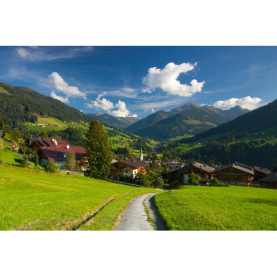 The Alpine Village - Photographie sur toile tendue