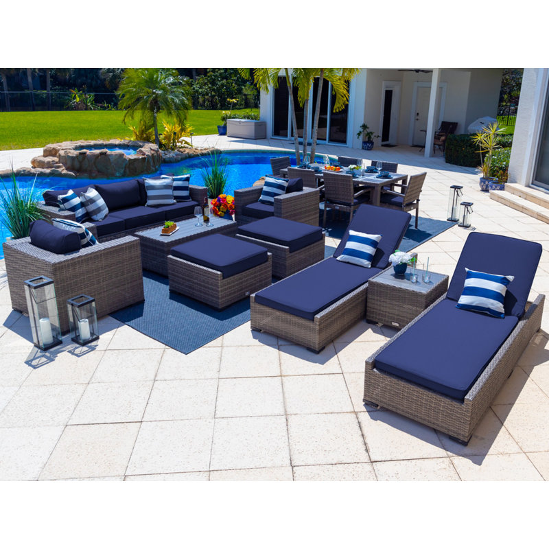 Ensemble de patio complet en rotin 16 pièces avec coussins Sunbrella Yussuf, Bleu marine