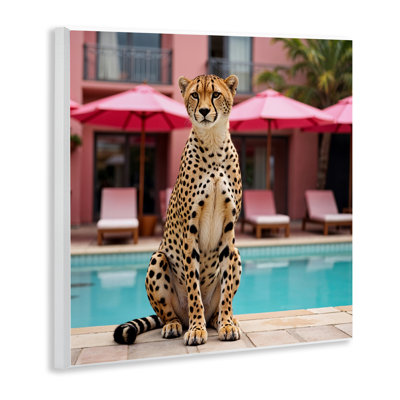 Guépard posé sur une plaque murale près de la piscine, design par Lettré et doublé