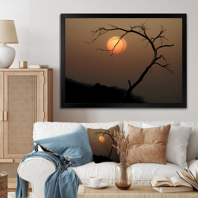 Moon Plum Phase, reproduction d'art sur toile Moon, H 24 po x l 32 po x P 1 po, Cadre simple noir